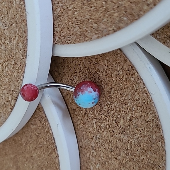 Belly button ring - Picture 1 of 1
